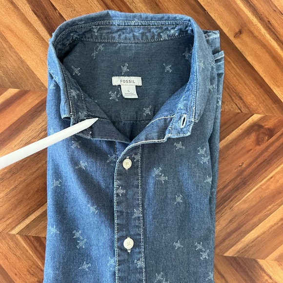 Men’s Fossil Long Sleeve Button Down - Picture 2 of 4